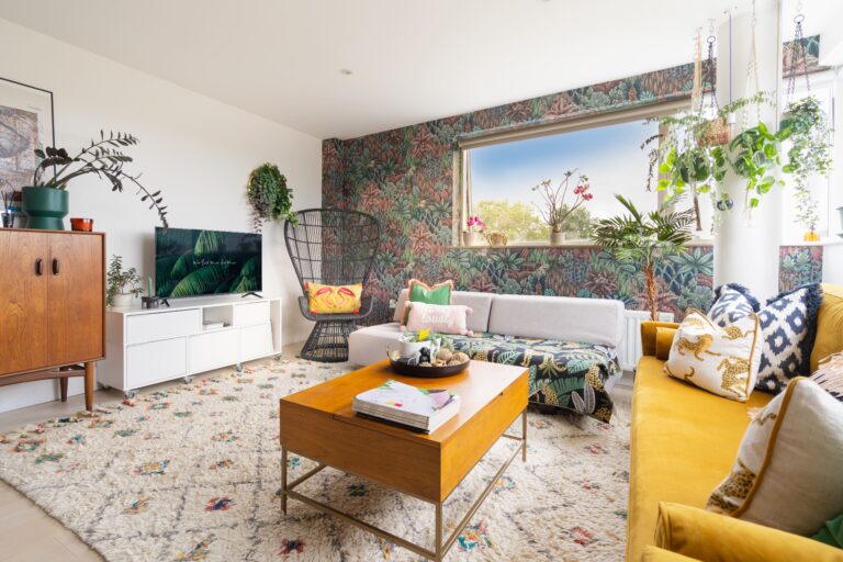 Urban Rainforest East End Flat image 2