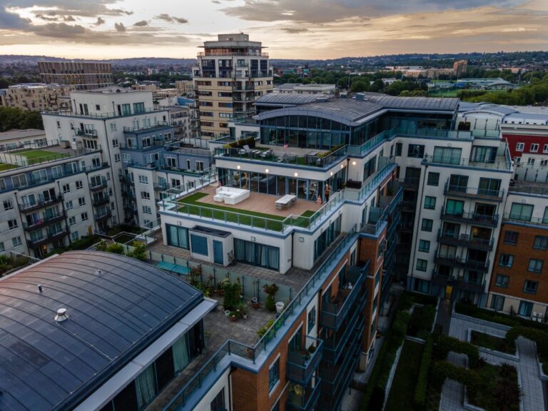 Luxury Penthouse – Large Balcony image 18