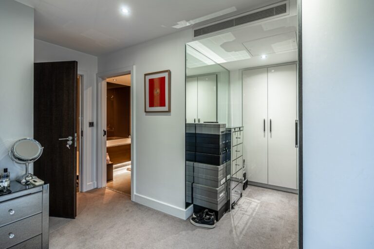 Luxury Penthouse – Large Balcony image 15