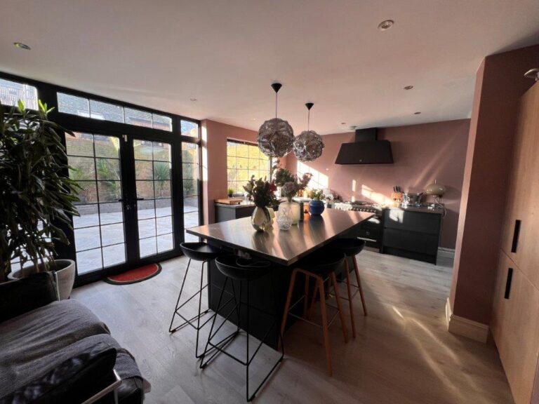 Versatile Multi-use Residential Property and Vacant Pub image 27