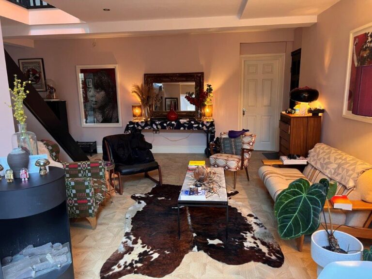 Versatile Multi-use Residential Property and Vacant Pub image 18