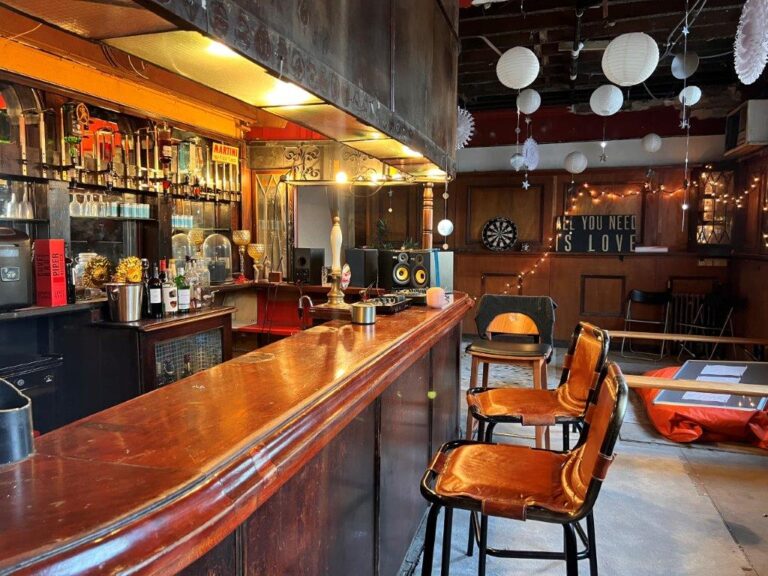 Versatile Multi-use Residential Property and Vacant Pub image 7