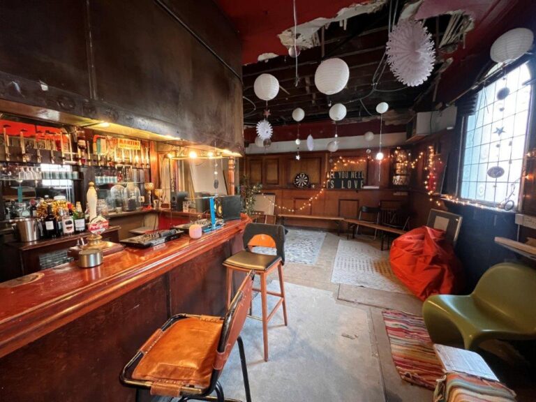 Versatile Multi-use Residential Property and Vacant Pub image 6