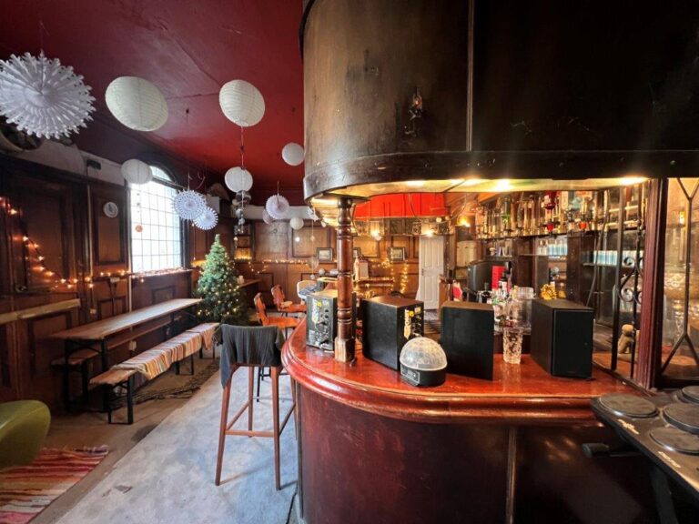 Versatile Multi-use Residential Property and Vacant Pub image 2
