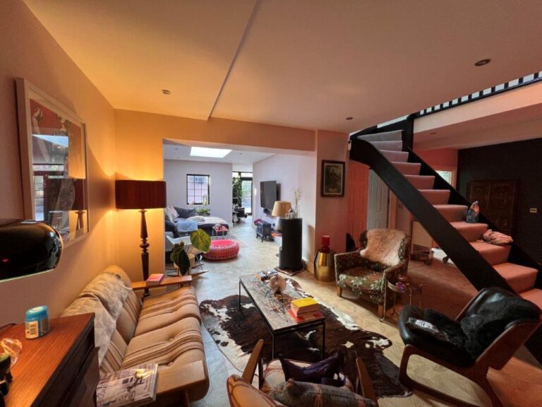 Versatile Multi-use Residential Property and Vacant Pub image 16