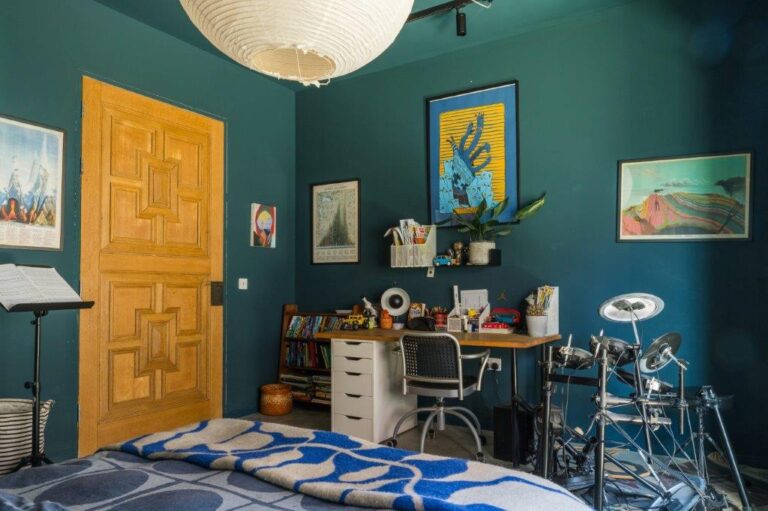 Architecturally Designed Beach House image 29