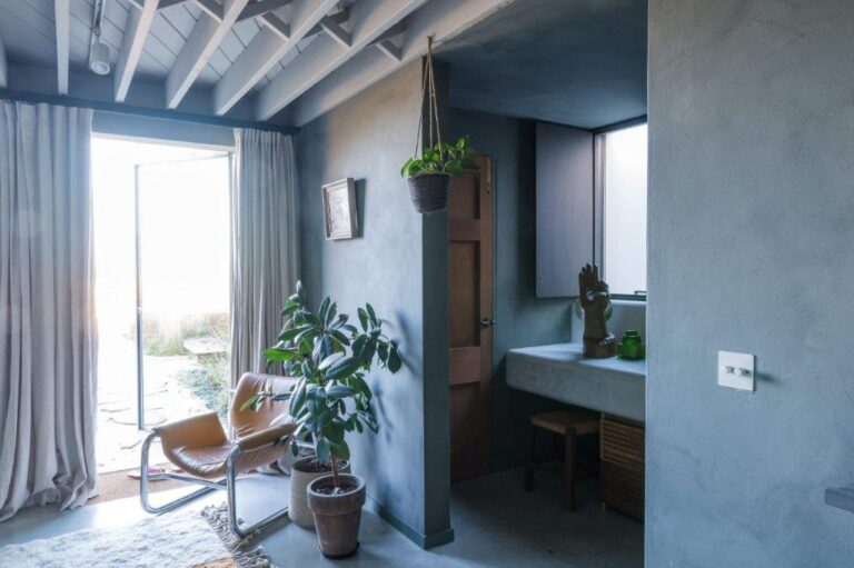 Architecturally Designed Beach House image 23