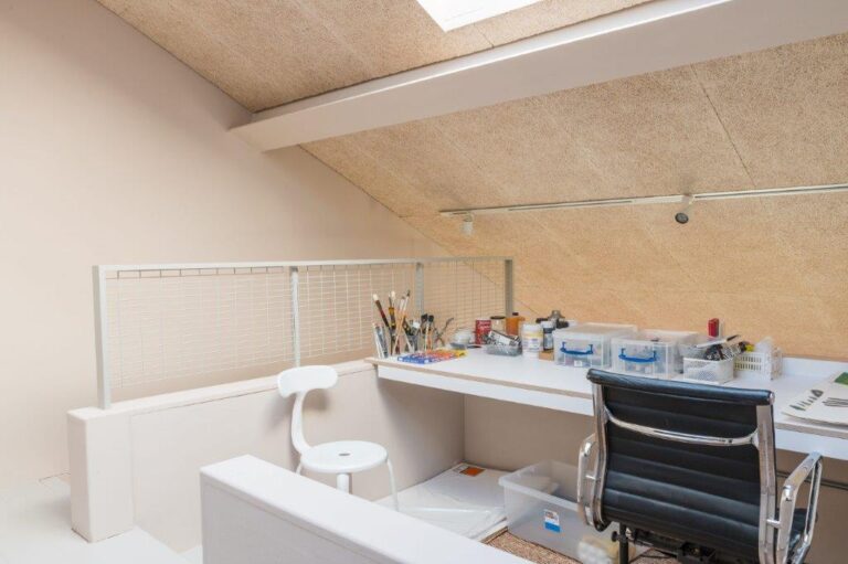 Architecturally Designed Beach House image 37