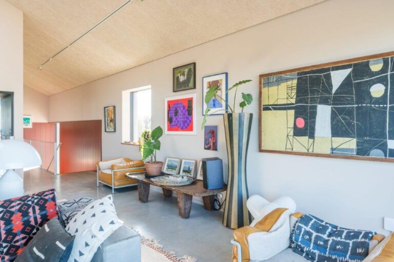 Architecturally Designed Beach House image 13