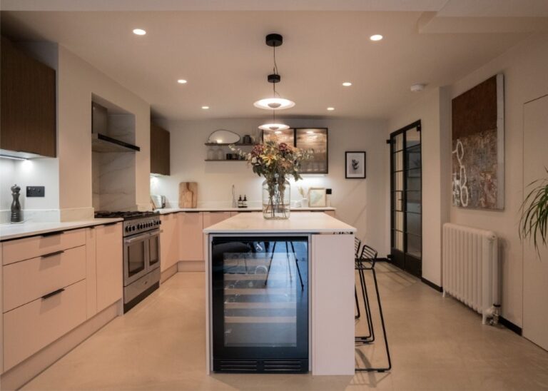 Victorian Residential Townhouse with Gallery image 9