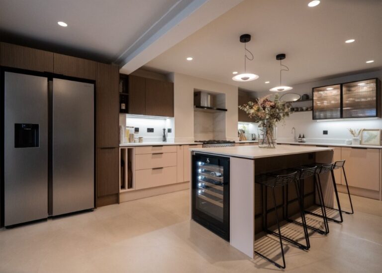 Victorian Residential Townhouse with Gallery image 8