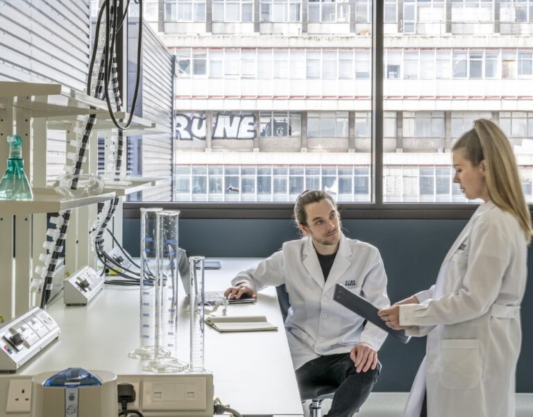 Vacant Science Lab & Offices image 3
