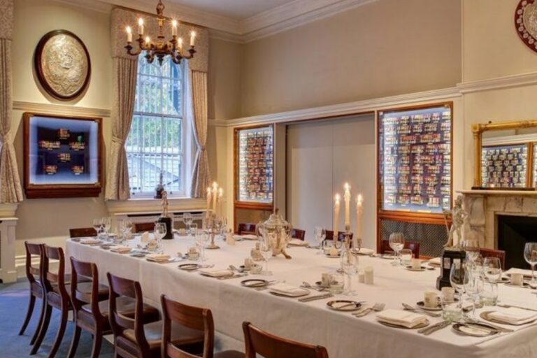 Elegant Central London Event Venue with 5-acre Garden image 7