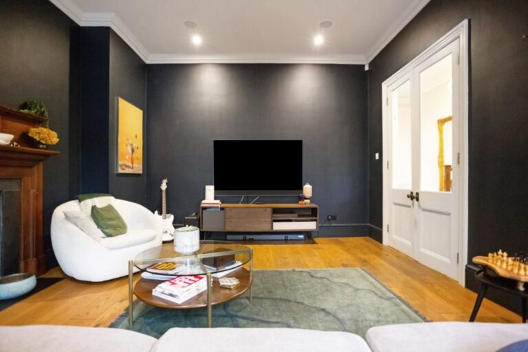 5 Bedroom Victorian Family Home image 8