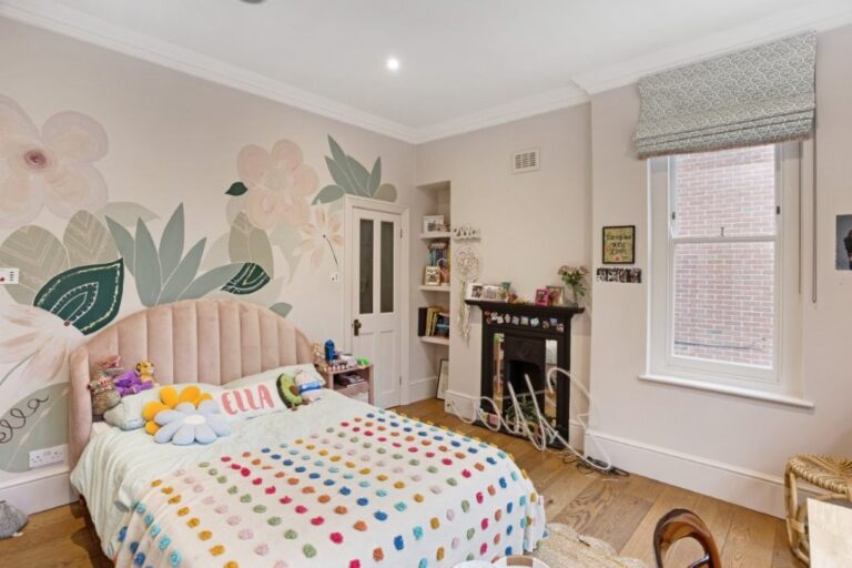 5 Bedroom Victorian Family Home image 27