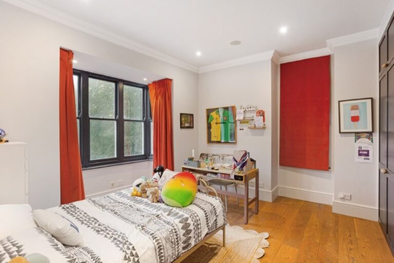 5 Bedroom Victorian Family Home image 32