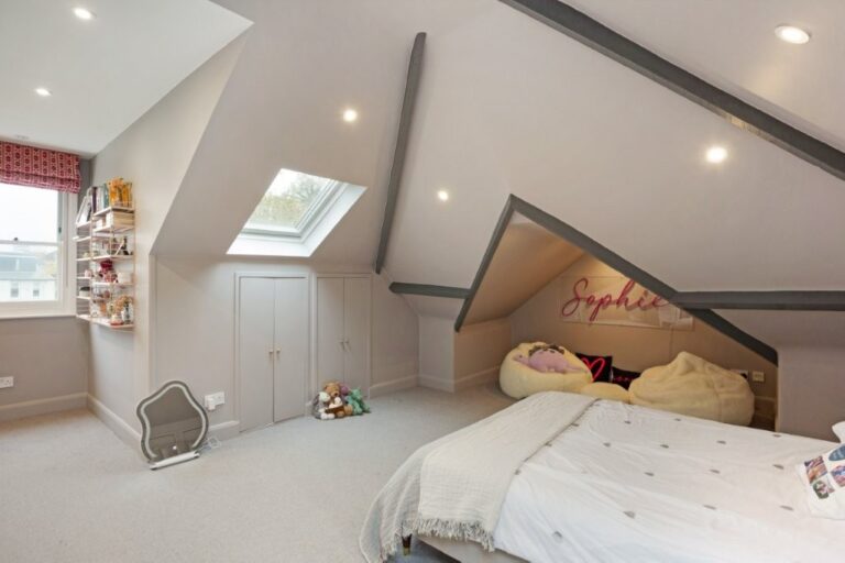 5 Bedroom Victorian Family Home image 30