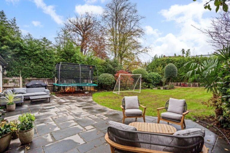 5 Bedroom Victorian Family Home image 38