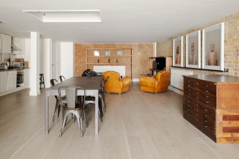 Converted Warehouse Apartment image 10