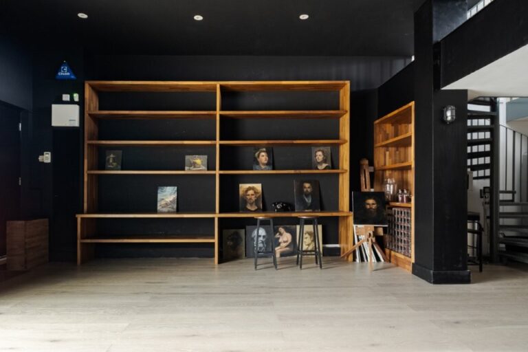Converted Warehouse Apartment image 4
