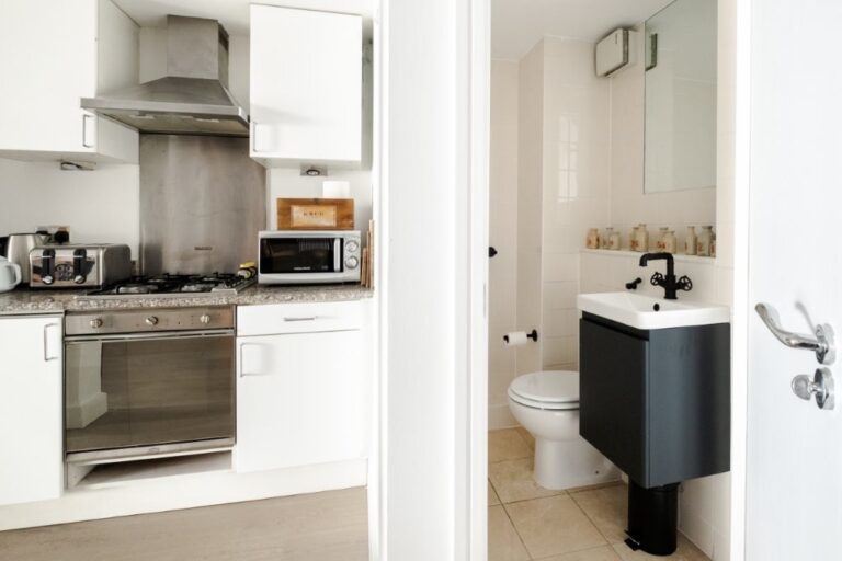 Converted Warehouse Apartment image 7
