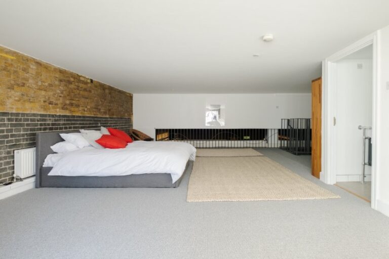 Converted Warehouse Apartment image 11