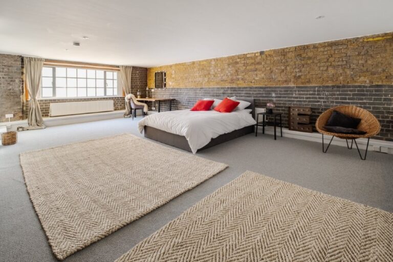 Converted Warehouse Apartment image 13