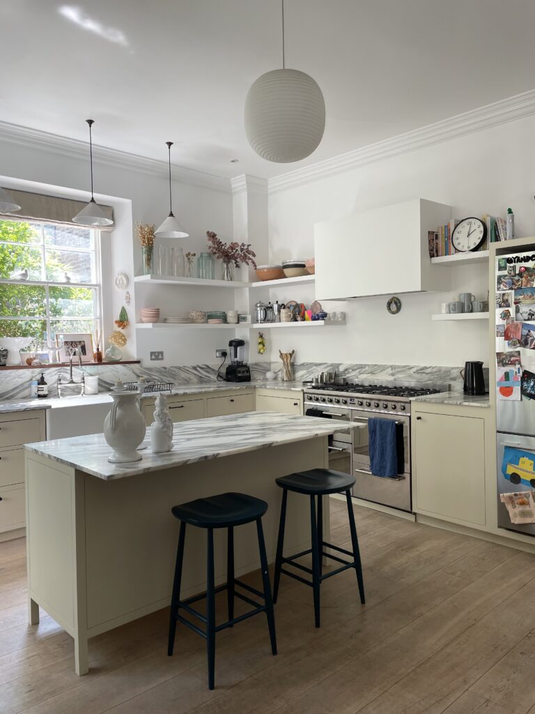 Charming Vestry Home in North West London image 5