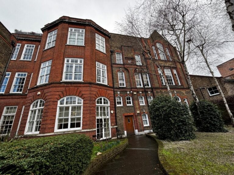 Loft Apartment in North London image 1