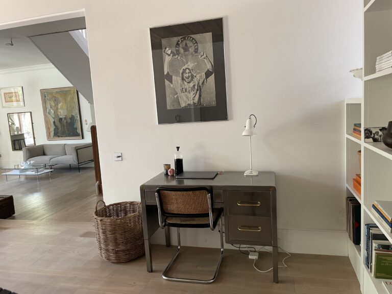 Charming Vestry Home in North West London image 15
