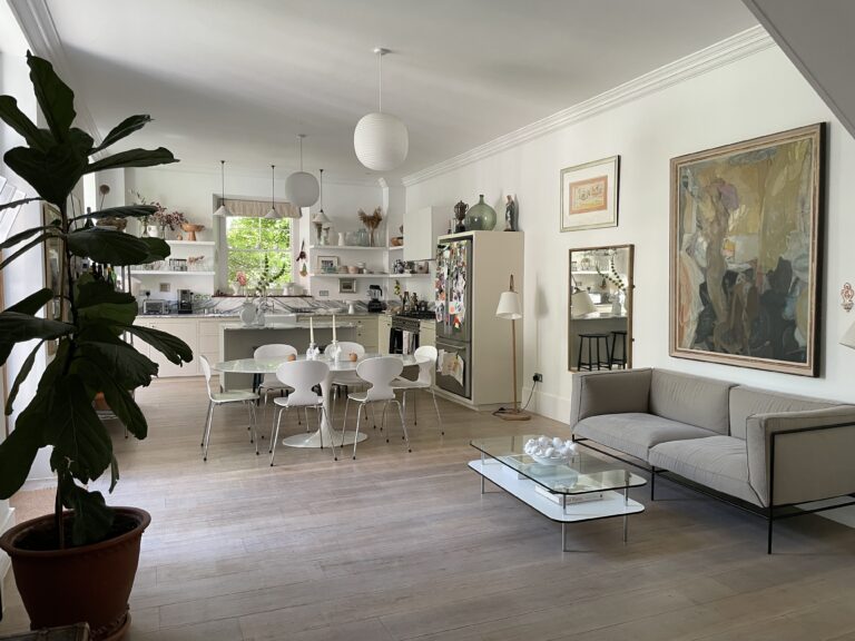 Charming Vestry Home in North West London image 16