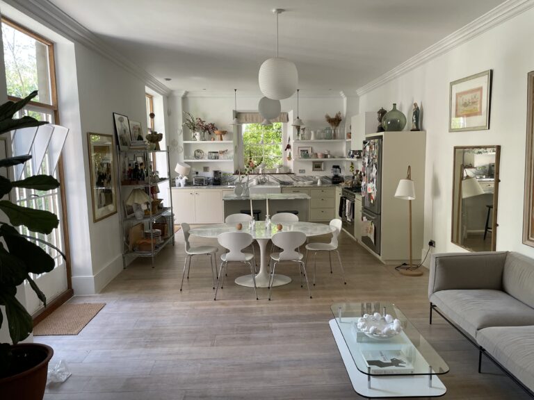 Charming Vestry Home in North West London image 17