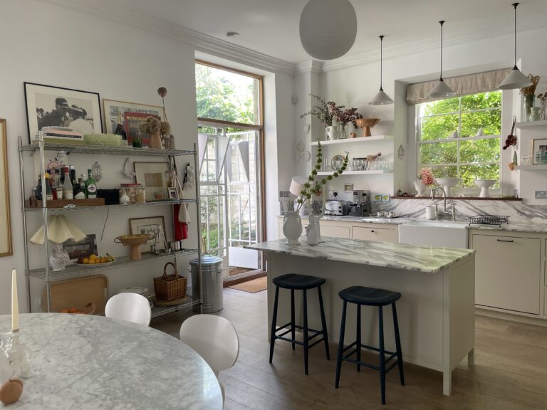 Charming Vestry Home in North West London image 21