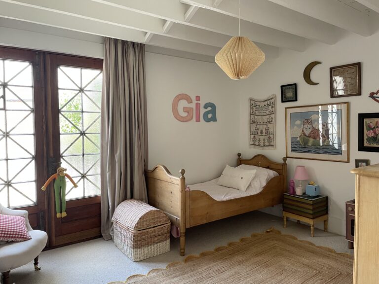 Charming Vestry Home in North West London image 24