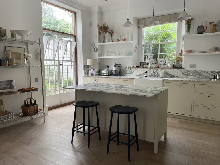 Charming Vestry Home in North West London image 29