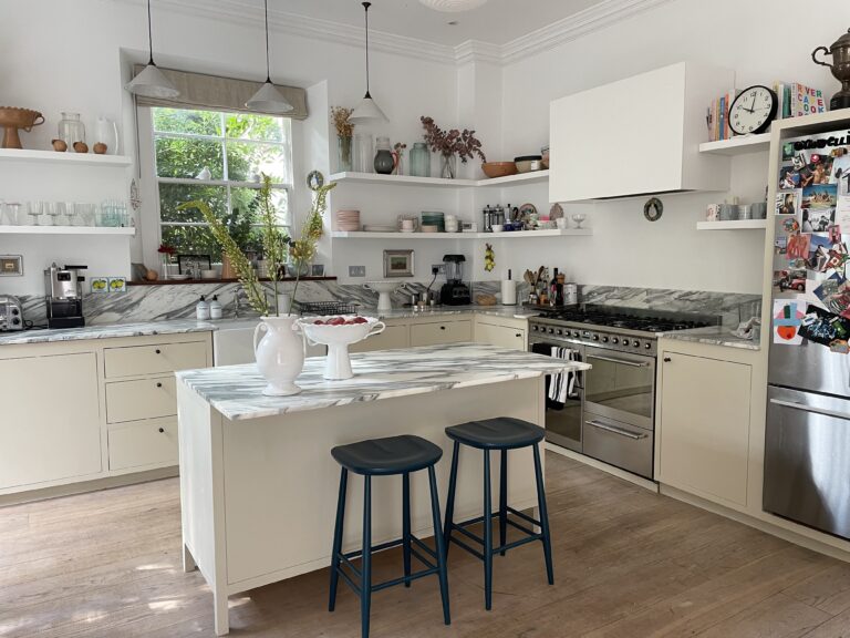 Charming Vestry Home in North West London image 32