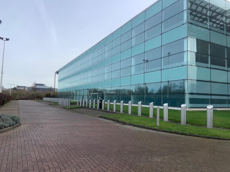 High spec Office building image 2