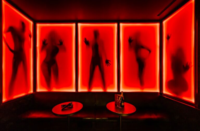 High End Karaoke Venue image 4