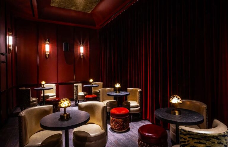 High End Karaoke Venue image 8