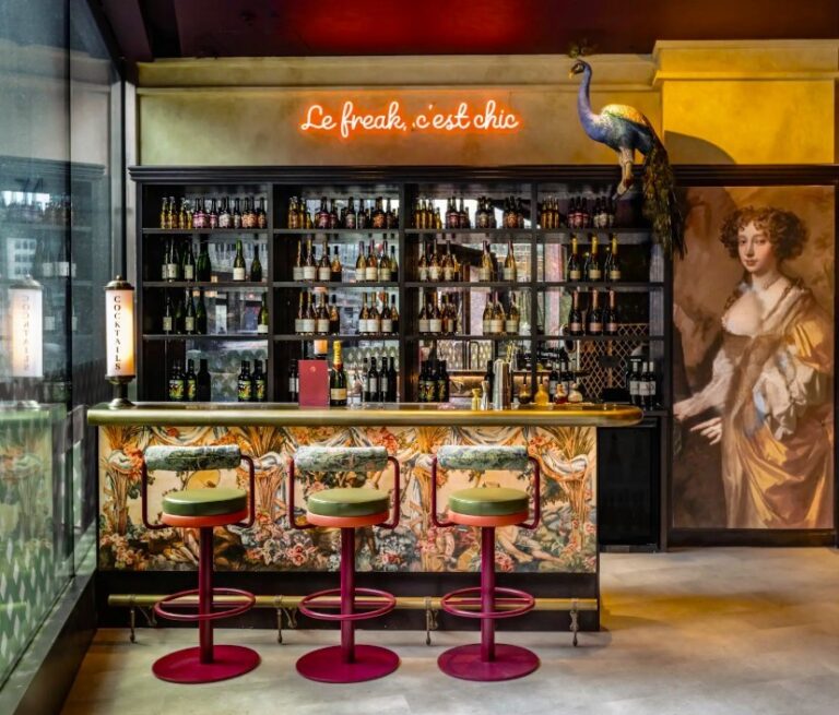 High End Karaoke Venue image 9
