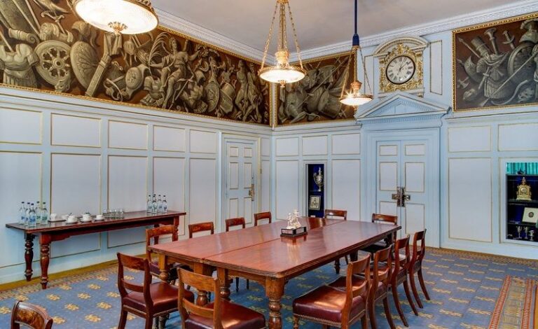 Elegant Central London Event Venue with 5-acre Garden image 14