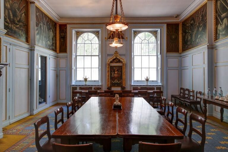 Elegant Central London Event Venue with 5-acre Garden image 15