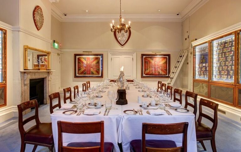 Elegant Central London Event Venue with 5-acre Garden image 18