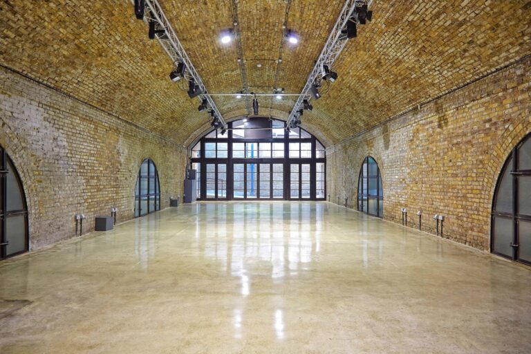 5000 sq ft premium event arches image 1