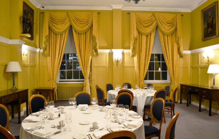 Elegant Central London Event Venue with 5-acre Garden image 19