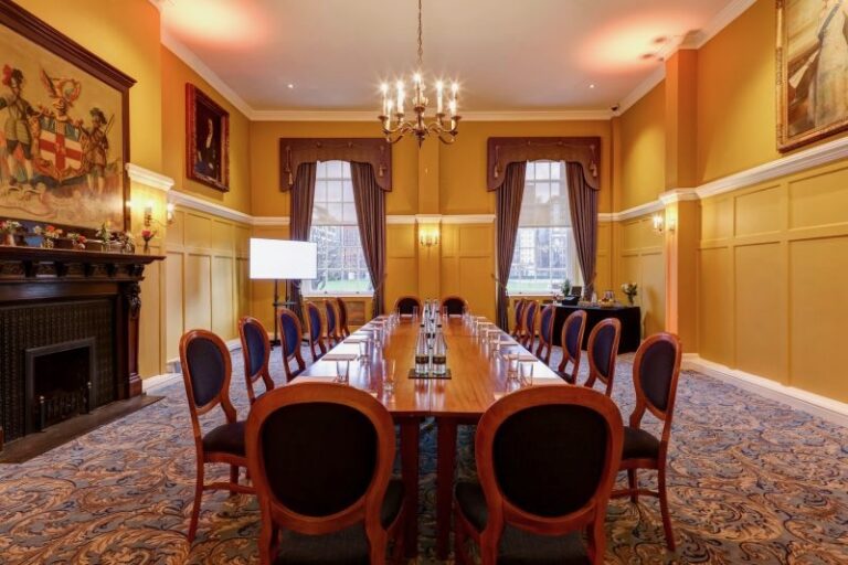 Elegant Central London Event Venue with 5-acre Garden image 22