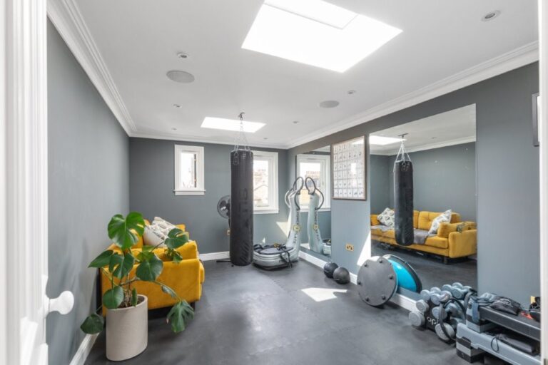 Stunning 4 Storey Victorian Terraced House image 15