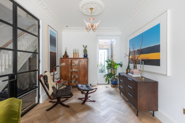 Stunning 4 Storey Victorian Terraced House image 6