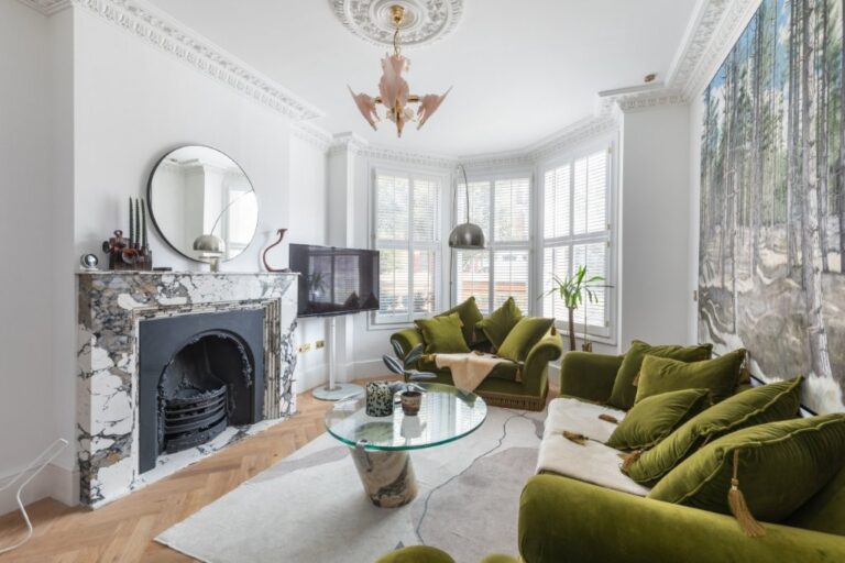 Stunning 4 Storey Victorian Terraced House image 4