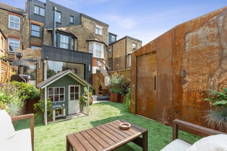 Stunning 4 Storey Victorian Terraced House image 38